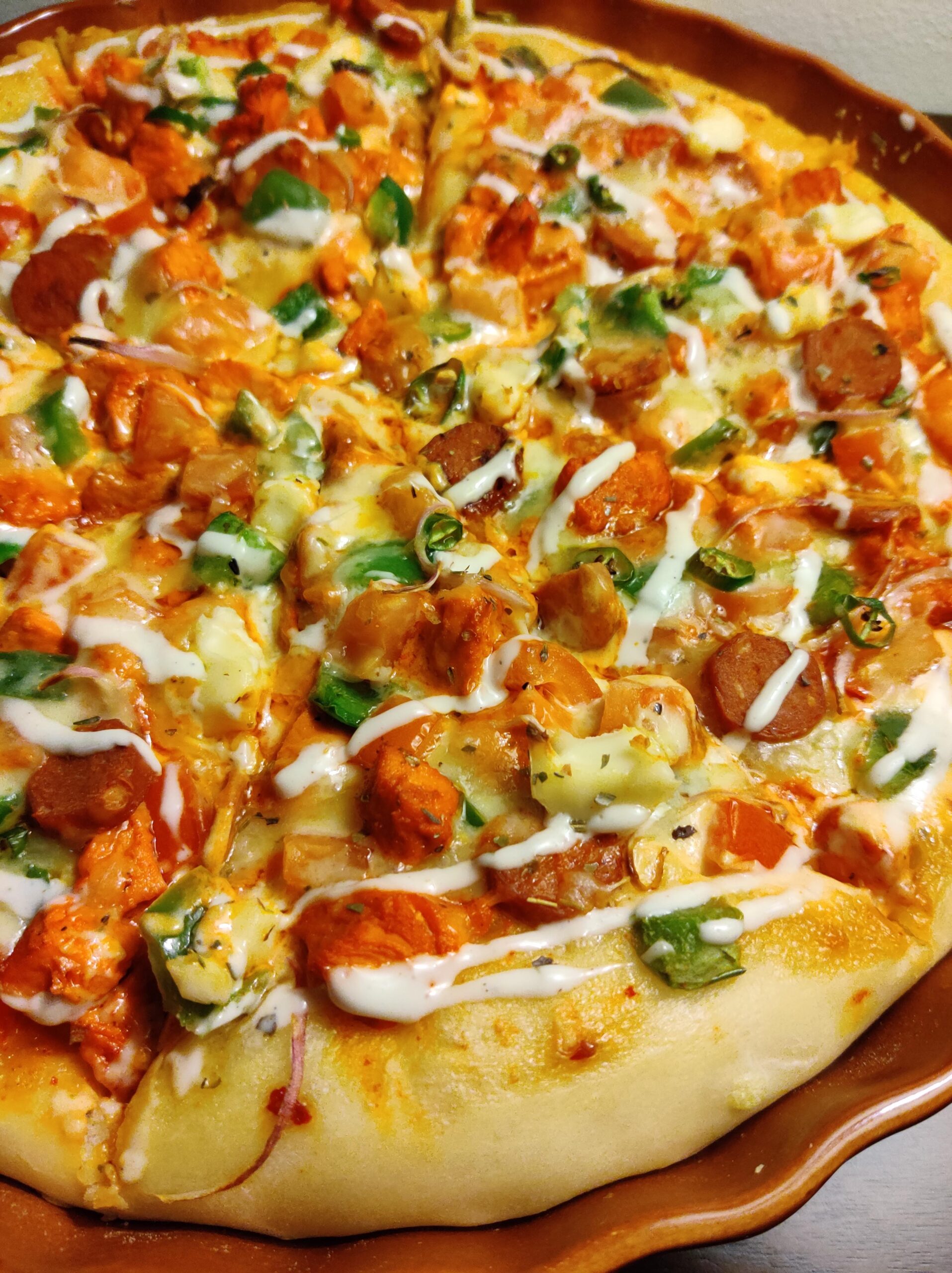Creamy Chicken Tikka Pizza-California Pizza's Copycat - THE OVENIST