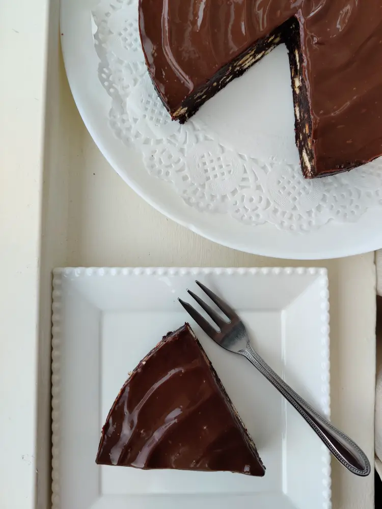 Mrs Minty Cream: #45 - No-Bake Baileys Chocolate Biscuit Cake