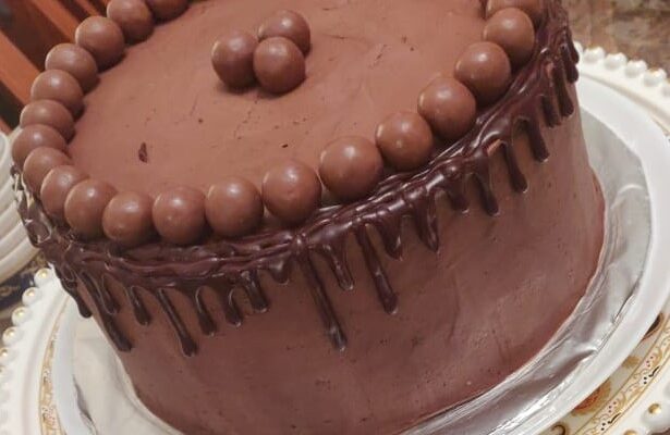 Chocolate Malt Drip Cake