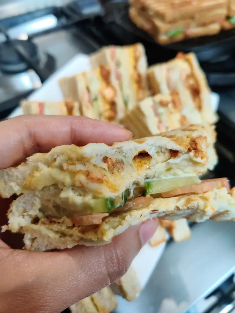 Tandoori Chicken Club Sandwich - The Ovenist